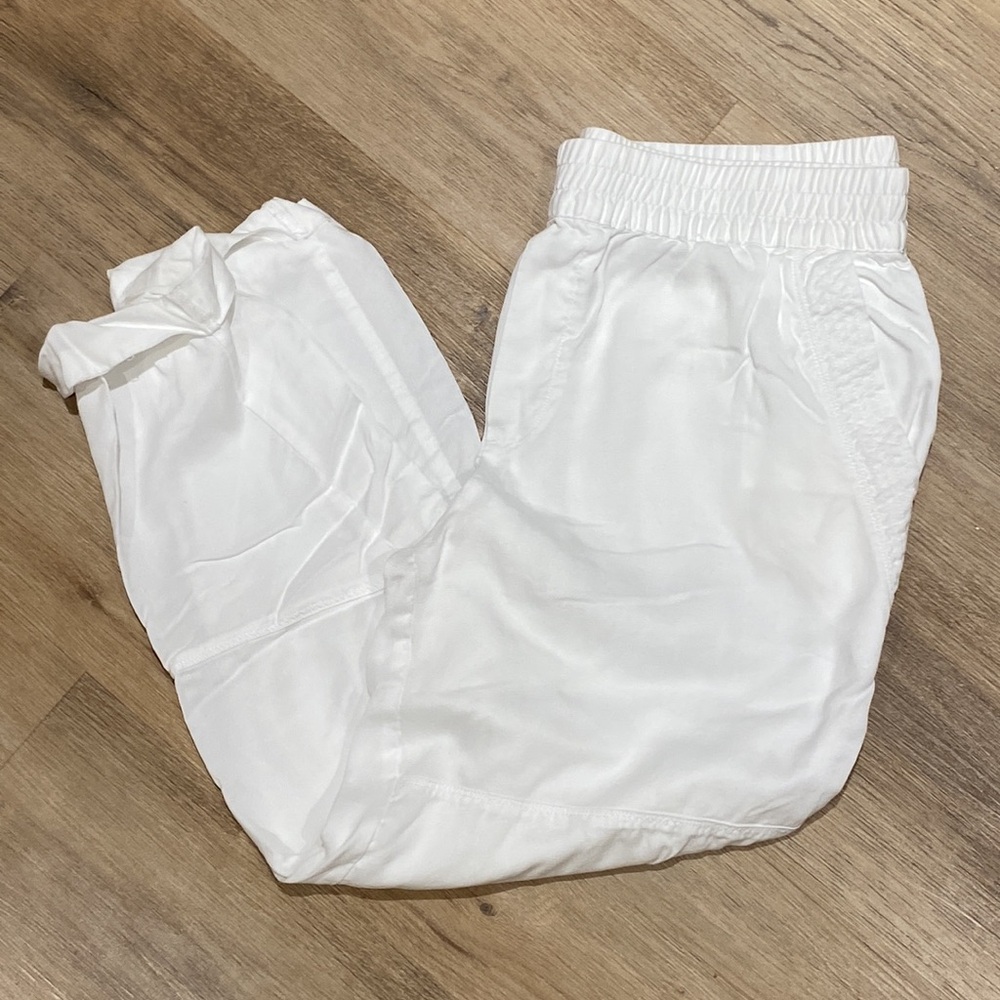 Lord & Taylor White Jogger Pants